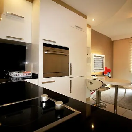 公寓 One Bedroom Near Cleopatra 阿拉尼亚